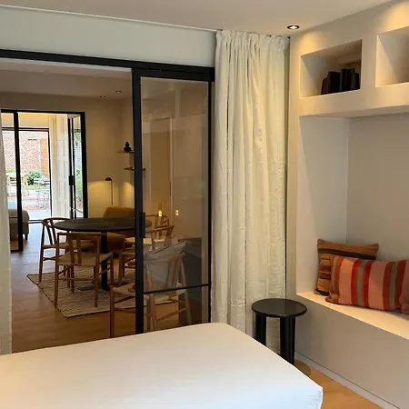 شقة Luxury Boutique For 5 With Private Garden, Perfectly Located Between Sint-pieters Station And The Centre *