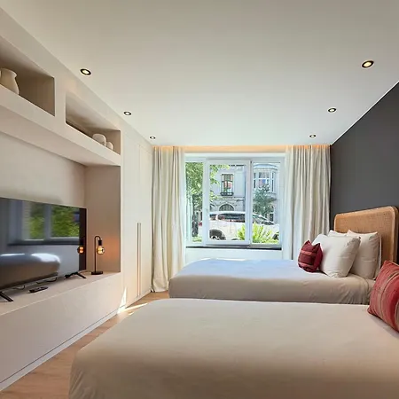 Luxury Boutique For 5 With Private Garden, Perfectly Located Between Sint-pieters Station And The Centre * خنت