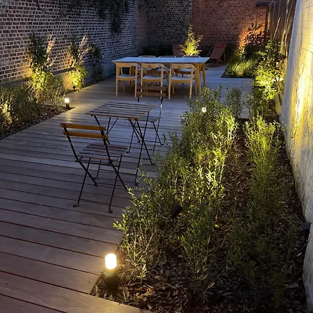 Luxury Boutique For 5 With Private Garden, Perfectly Located Between Sint-pieters Station And The Centre