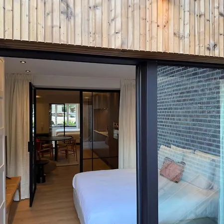 Luxury Boutique For 5 With Private Garden, Perfectly Located Between Sint-pieters Station And The Centre *