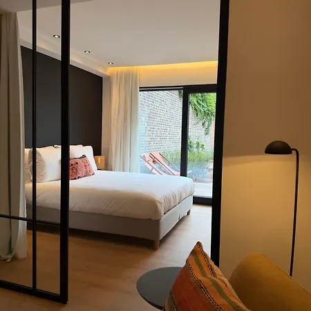 Luxury Boutique For 5 With Private Garden, Perfectly Located Between Sint-pieters Station And The Centre