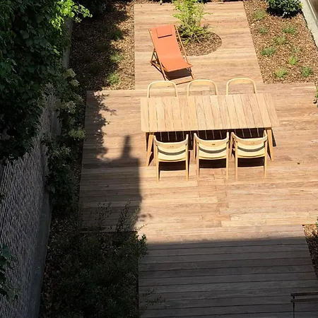 شقة Luxury Boutique For 5 With Private Garden, Perfectly Located Between Sint-pieters Station And The Centre