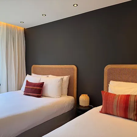 شقة Luxury Boutique For 5 With Private Garden, Perfectly Located Between Sint-pieters Station And The Centre