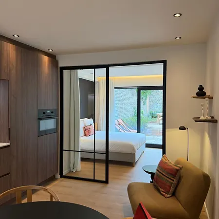 شقة Luxury Boutique For 5 With Private Garden, Perfectly Located Between Sint-pieters Station And The Centre خنت