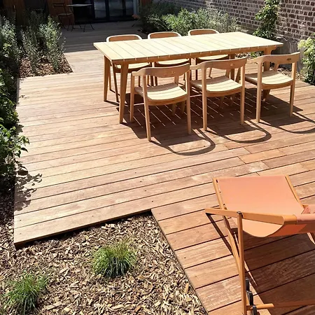 Luxury Boutique For 5 With Private Garden, Perfectly Located Between Sint-pieters Station And The Centre